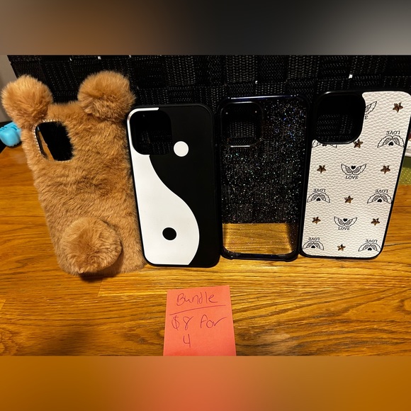 Phone case bundle-in good shape - Picture 1 of 1